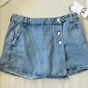 Zara denim skort. Never worn, tags still attached.